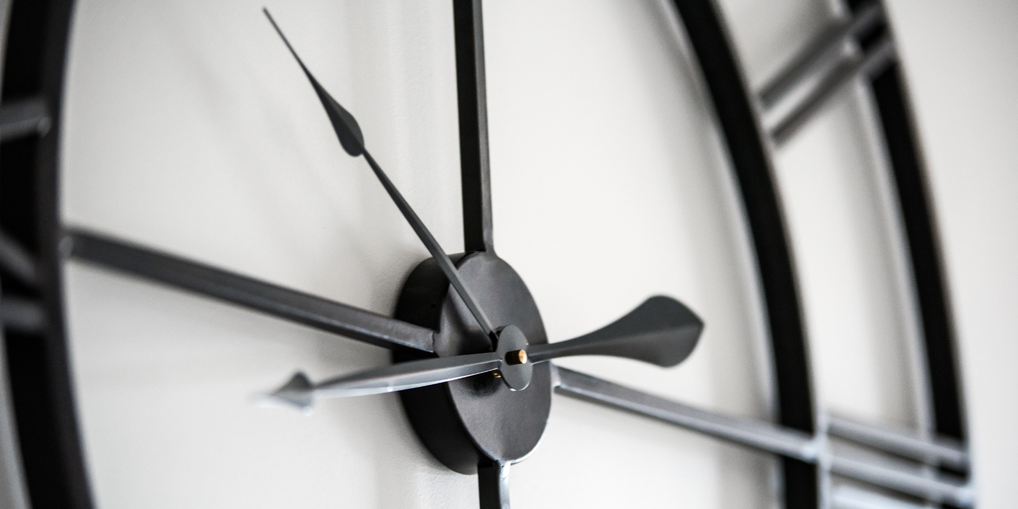 Battery-Operated Howard Miller Clock - Premier Clocks