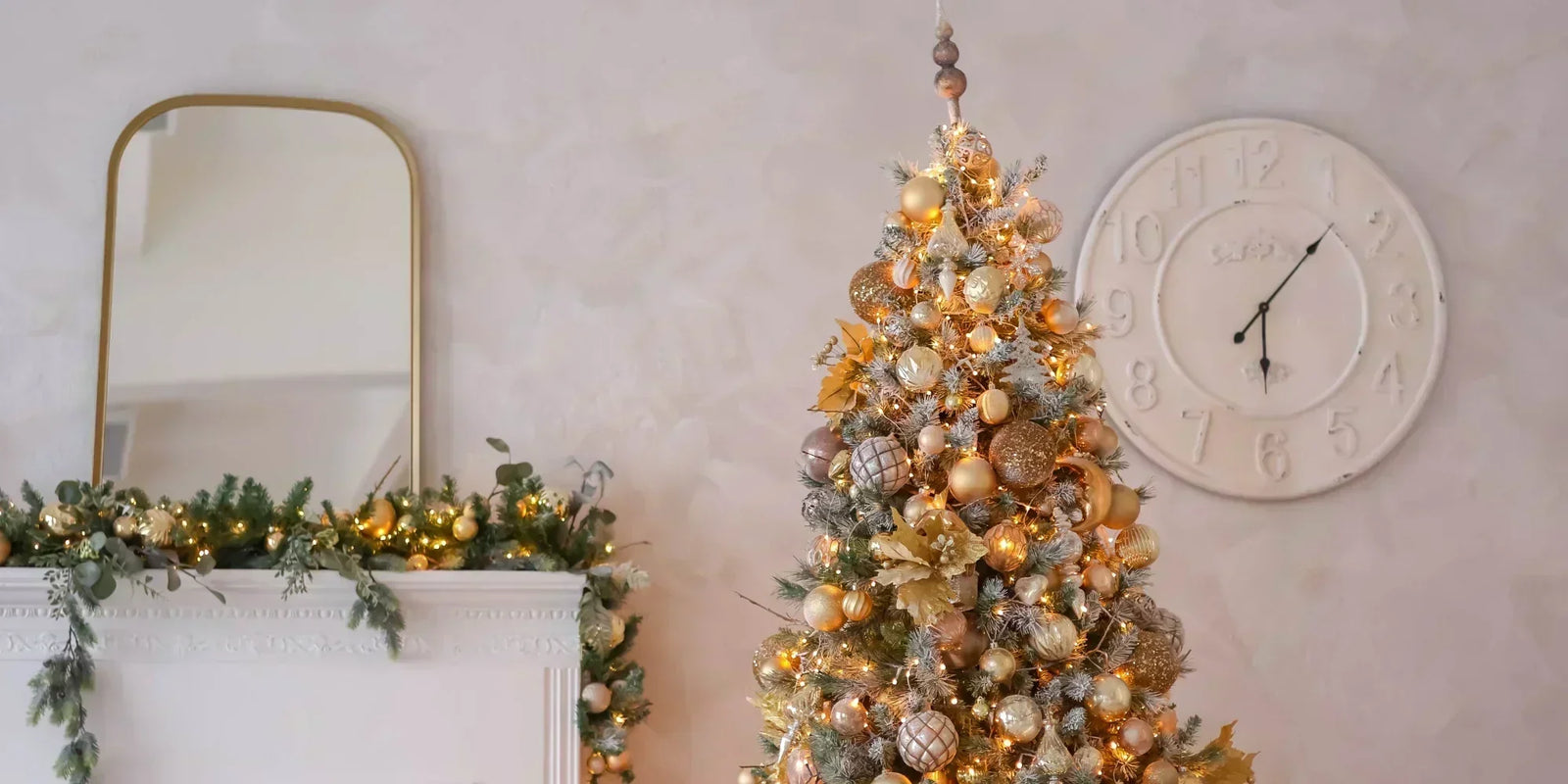 Decorating with Wall Clocks for the Holiday Season