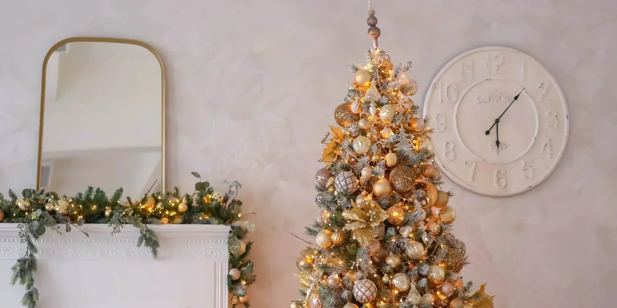 Decorating with Wall Clocks for the Holiday Season