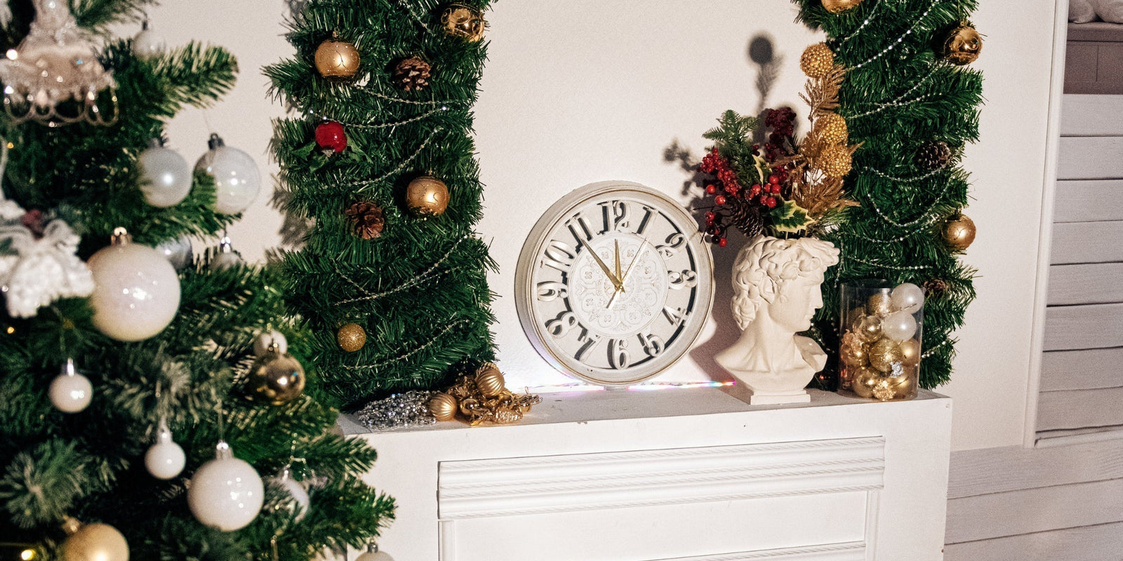 Wall Clocks Inspired by Winter Themes